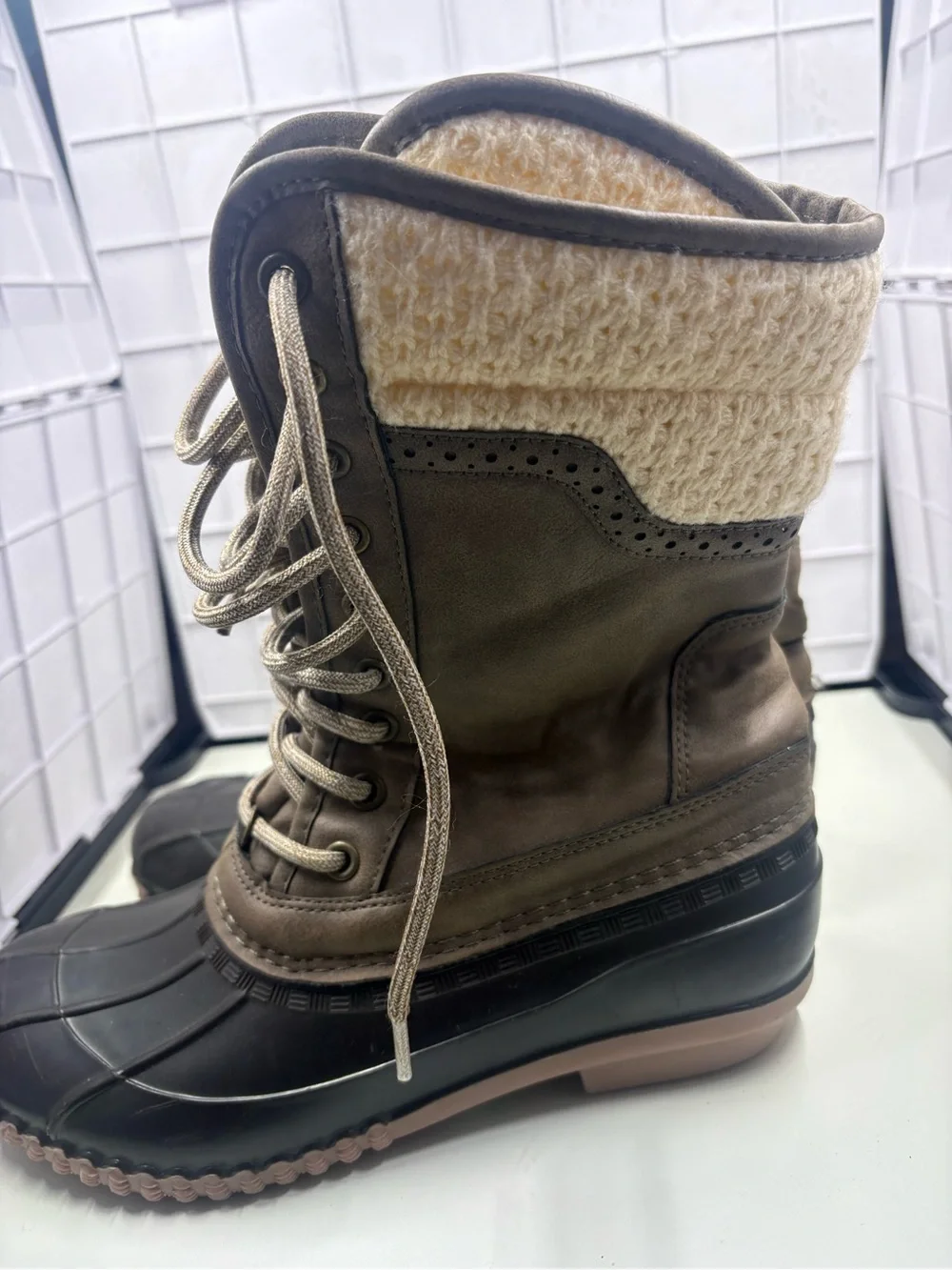 Magellan Women's Magellan Outdoor Tall Lined Duckbill Laceup Shoes 7 WaterProof